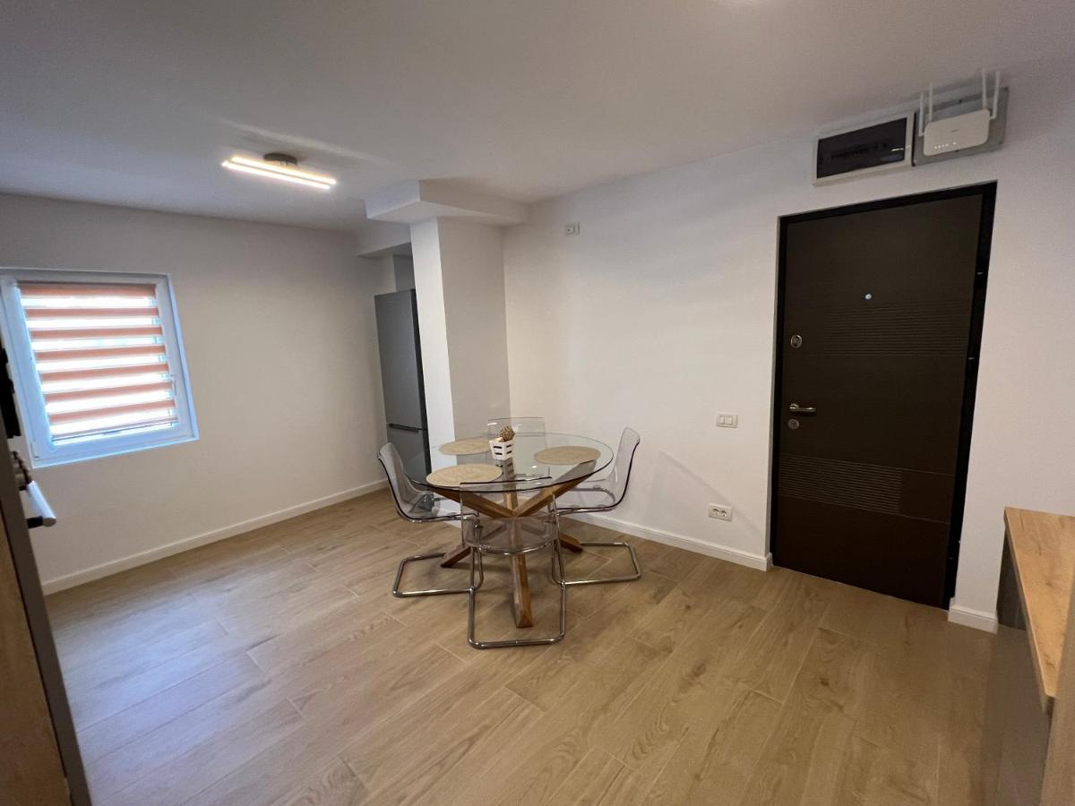 Luxury Apartment Centrul Vechi Curtea De Arges Ngoại thất bức ảnh