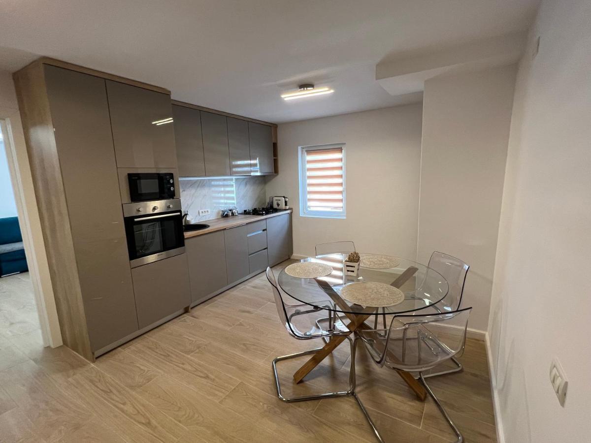 Luxury Apartment Centrul Vechi Curtea De Arges Ngoại thất bức ảnh