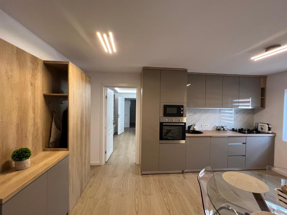 Luxury Apartment Centrul Vechi Curtea De Arges Ngoại thất bức ảnh