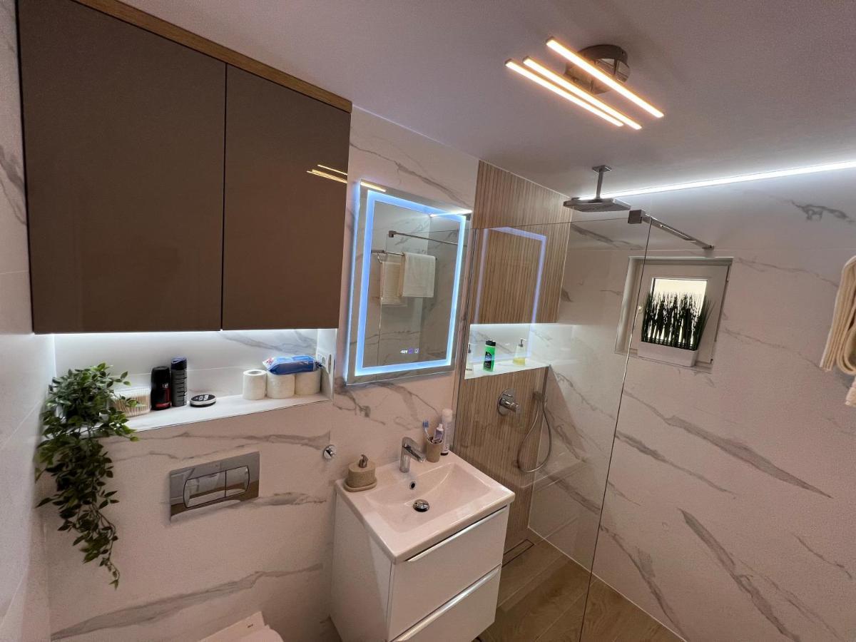 Luxury Apartment Centrul Vechi Curtea De Arges Ngoại thất bức ảnh